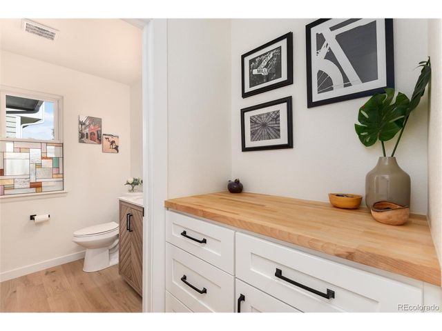 9672 Silverberry Cir, Littleton, CO 80129