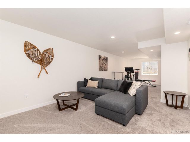 9672 Silverberry Cir, Littleton, CO 80129