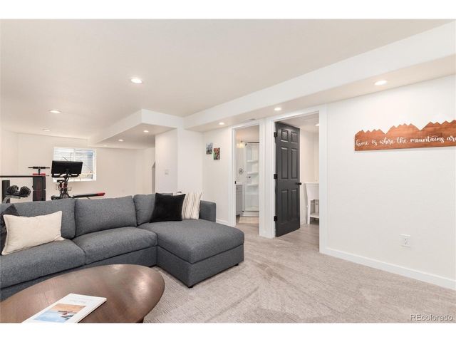 9672 Silverberry Cir, Littleton, CO 80129