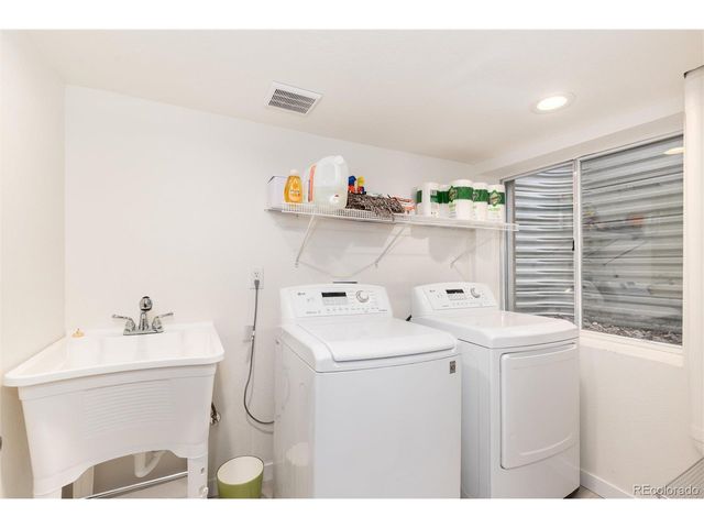 9672 Silverberry Cir, Littleton, CO 80129