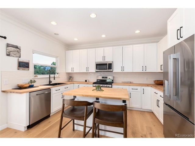 9672 Silverberry Cir, Littleton, CO 80129