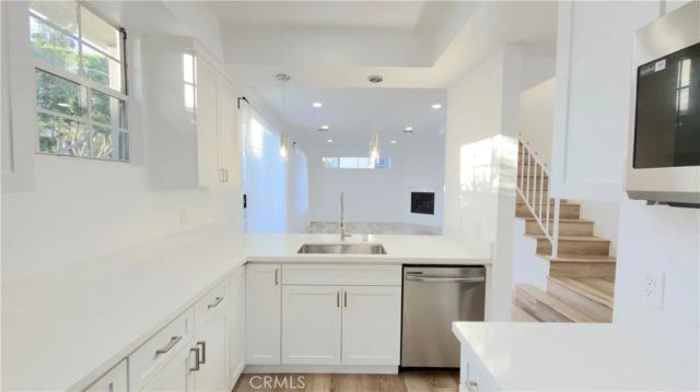 1026 N Croft 101, Los Angeles, CA 90069