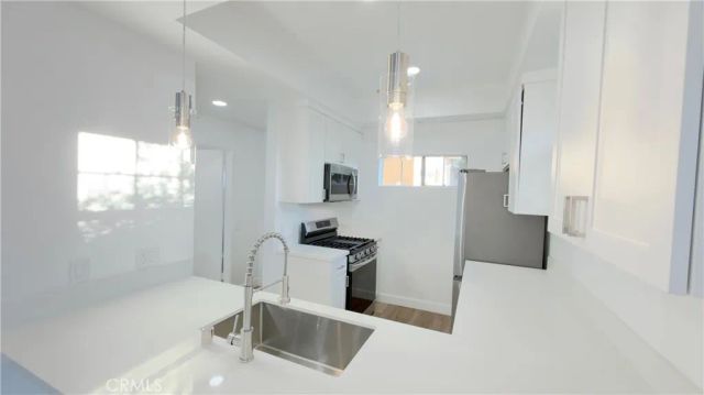 1026 N Croft 101, Los Angeles, CA 90069