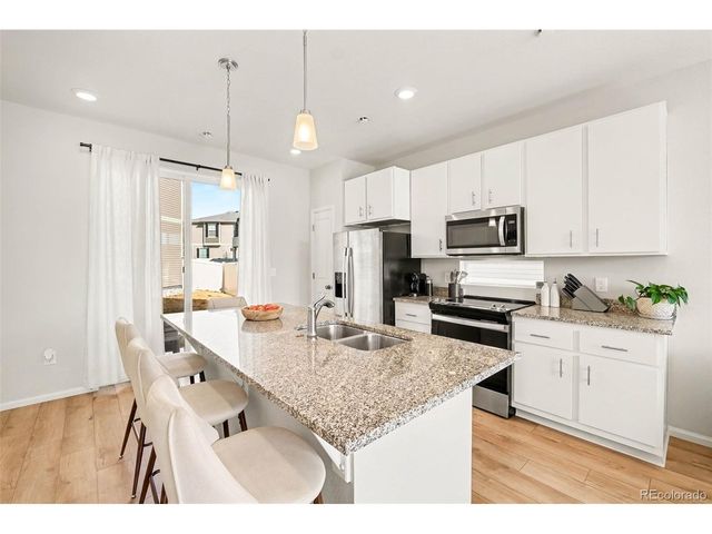 3512 Streamwood Dr, Johnstown, CO 80534