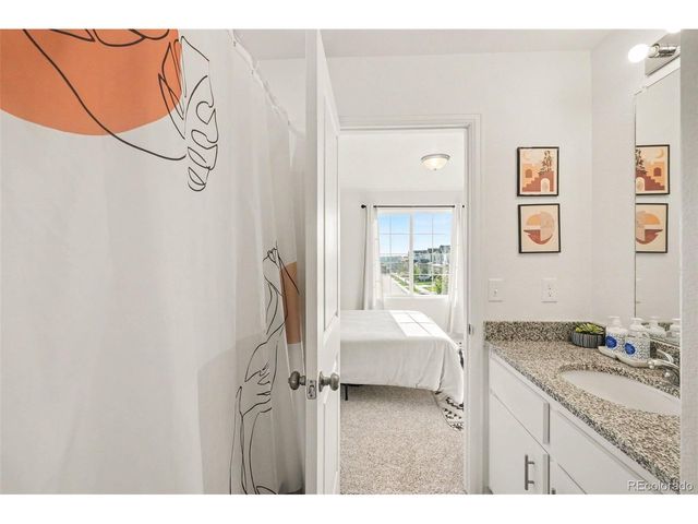 3512 Streamwood Dr, Johnstown, CO 80534