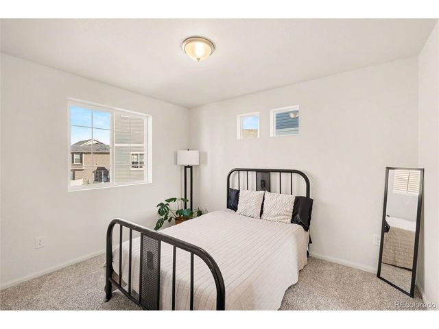 3512 Streamwood Dr, Johnstown, CO 80534