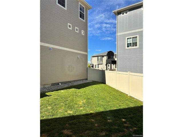 3512 Streamwood Dr, Johnstown, CO 80534