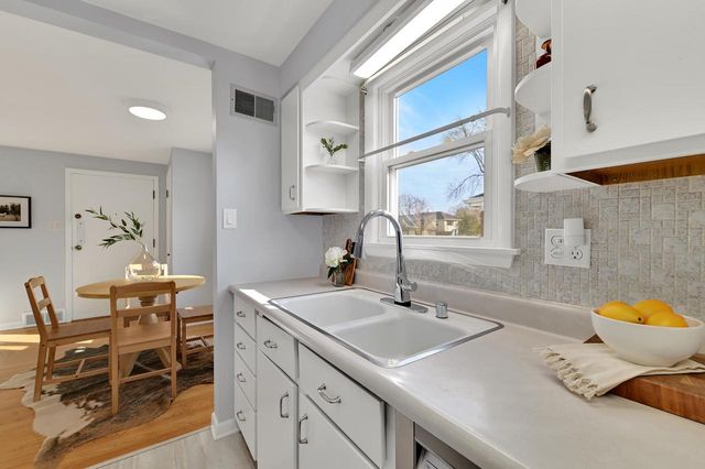 2751 N 88th STREET, Milwaukee, WI 53222