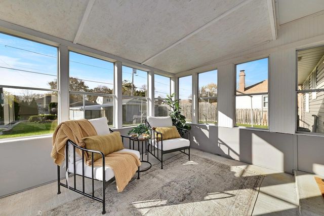 2751 N 88th STREET, Milwaukee, WI 53222