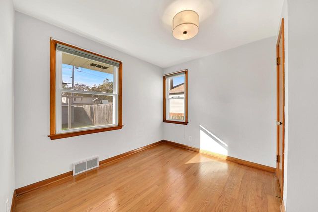 2751 N 88th STREET, Milwaukee, WI 53222