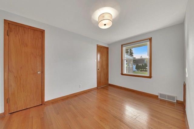 2751 N 88th STREET, Milwaukee, WI 53222