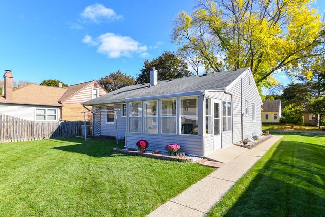 2751 N 88th STREET, Milwaukee, WI 53222
