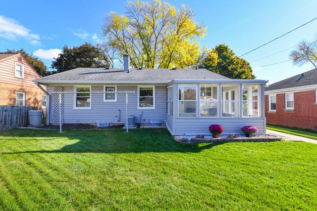 2751 N 88th STREET, Milwaukee, WI 53222