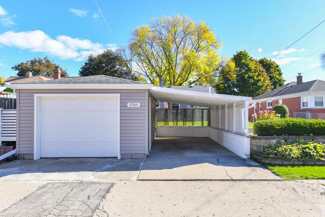 2751 N 88th STREET, Milwaukee, WI 53222