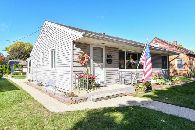 2751 N 88th STREET, Milwaukee, WI 53222