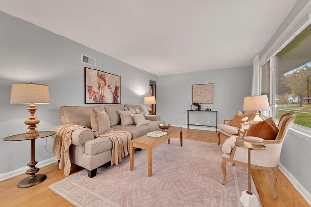 2751 N 88th STREET, Milwaukee, WI 53222