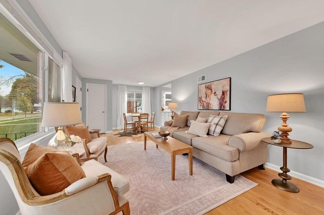 2751 N 88th STREET, Milwaukee, WI 53222