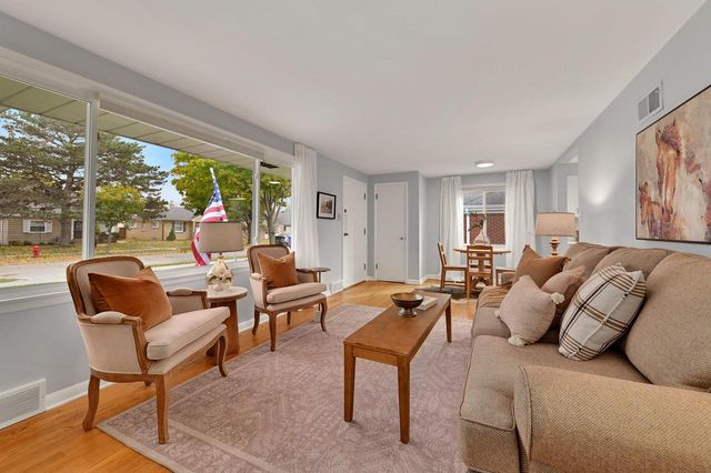 2751 N 88th STREET, Milwaukee, WI 53222