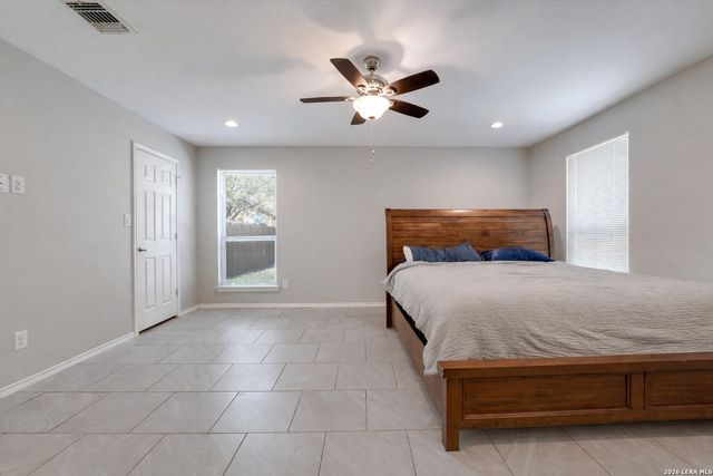 9391 Valley Gate, San Antonio, TX 78250