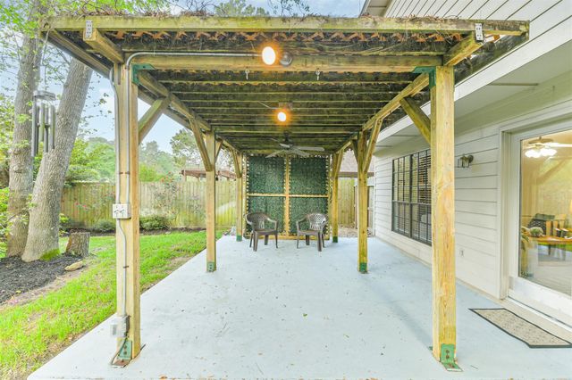 5011 Shady Maple Drive, Kingwood, TX 77339