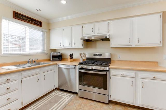 1035 C Street, Hollister, CA 95023