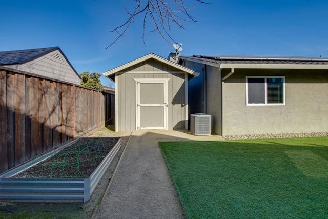 1035 C Street, Hollister, CA 95023