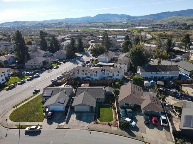 1035 C Street, Hollister, CA 95023