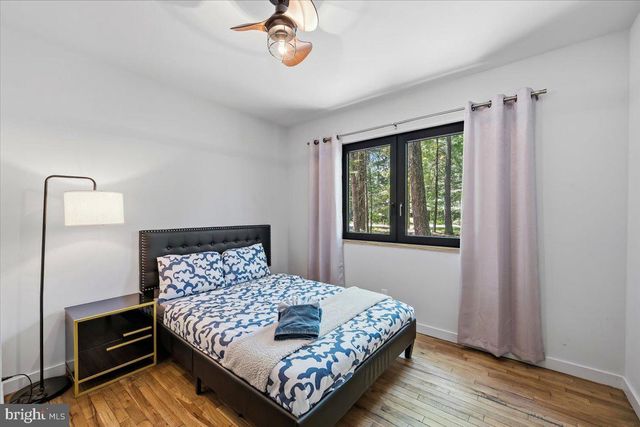 1142 OAKLAND PL, Pocono Pines, PA 18350