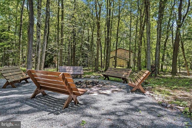 1142 OAKLAND PL, Pocono Pines, PA 18350