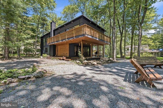 1142 OAKLAND PL, Pocono Pines, PA 18350