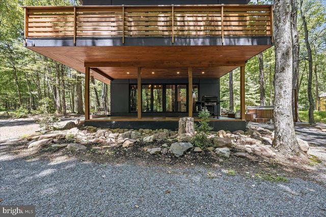 1142 OAKLAND PL, Pocono Pines, PA 18350