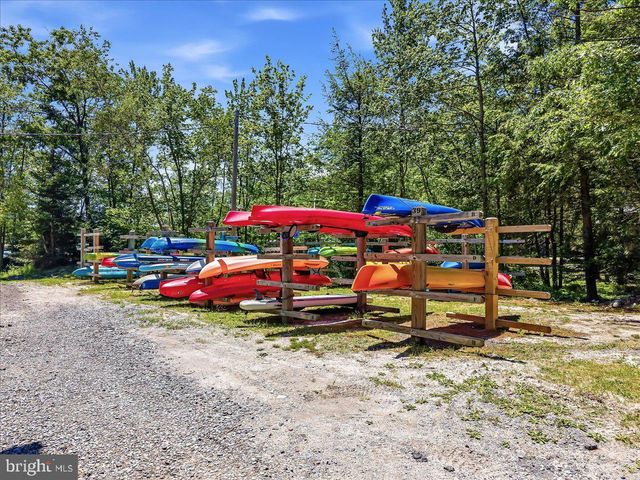1142 OAKLAND PL, Pocono Pines, PA 18350