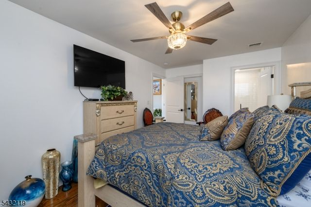 1019 Bishop Evans Way, Linden City, NJ 07036