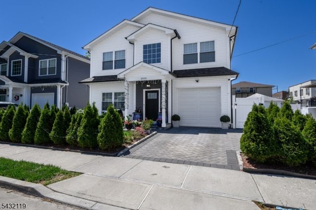 1019 Bishop Evans Way, Linden City, NJ 07036