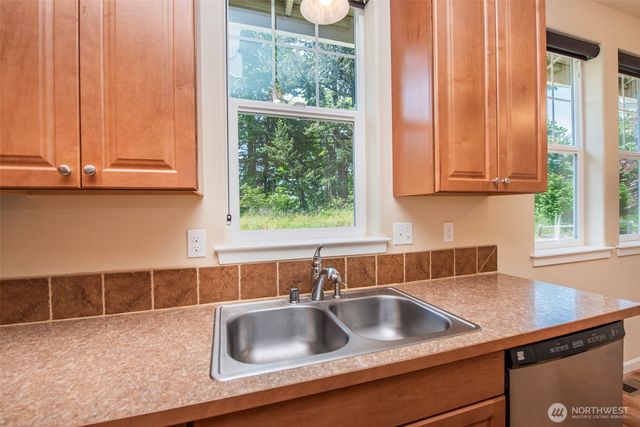 231 Snapdragon Lane, Sequim, WA 98382