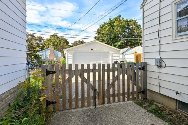 209 N 70th STREET, Milwaukee, WI 53213