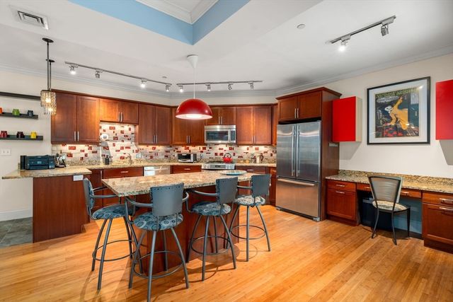 224 Florence Street 3, Boston, MA 02131