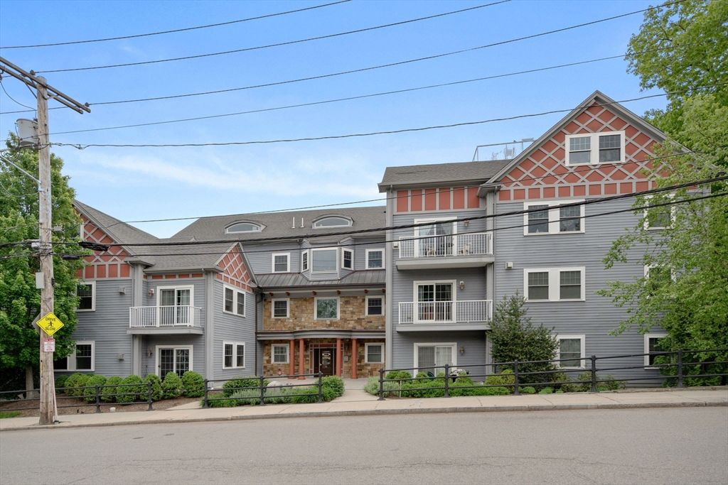 224 Florence Street 3, Boston, MA 02131