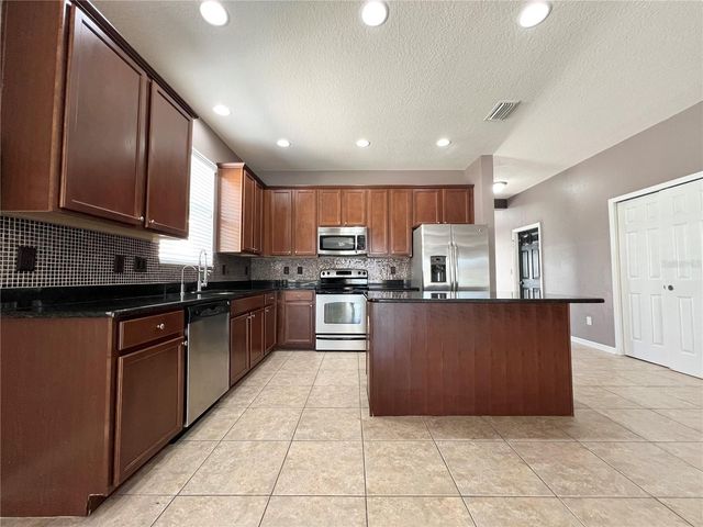 724 PARKER DEN DRIVE, Ruskin, FL 33570