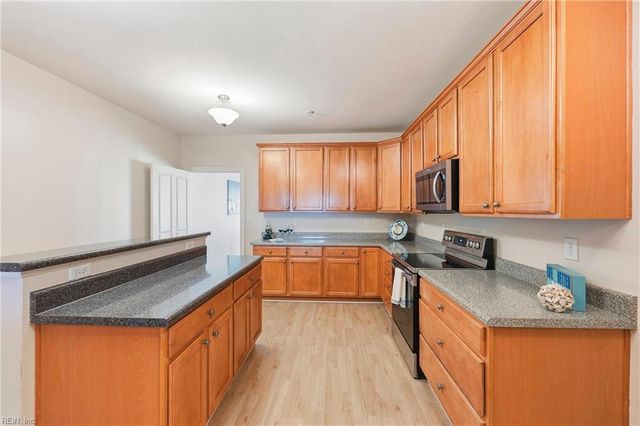 8252 N View BLVD, Norfolk, VA 23518