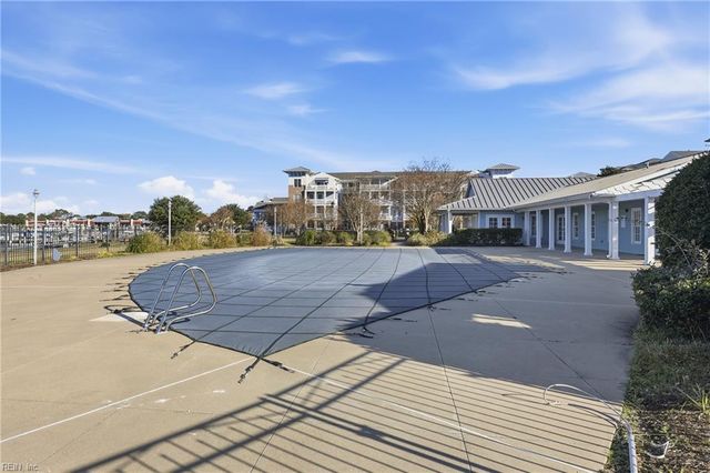 8252 N View BLVD, Norfolk, VA 23518