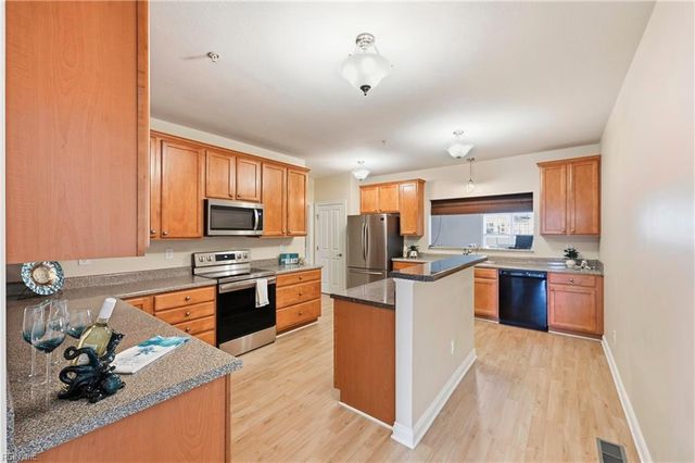 8252 N View BLVD, Norfolk, VA 23518