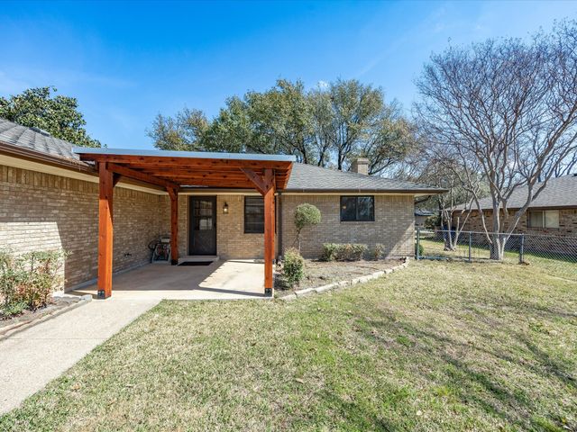 309 Highland Drive, Ennis, TX 75119