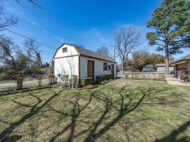 309 Highland Drive, Ennis, TX 75119