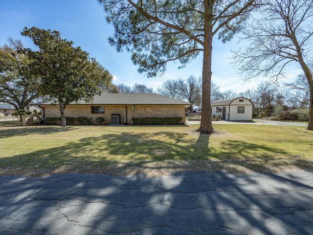 309 Highland Drive, Ennis, TX 75119