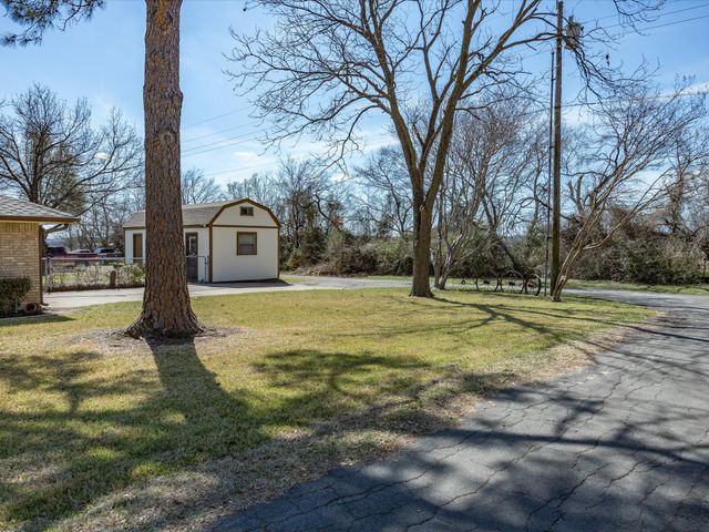 309 Highland Drive, Ennis, TX 75119