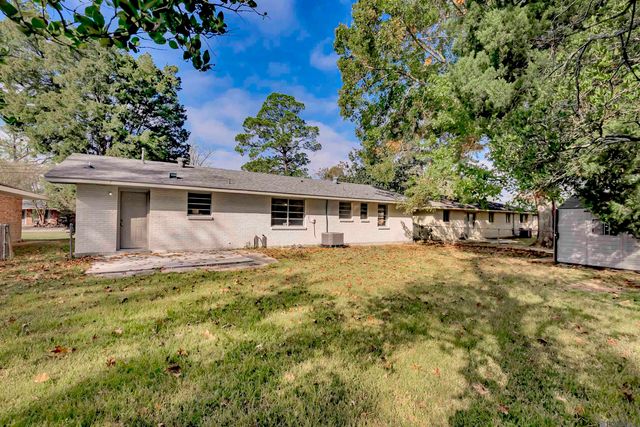 1124 S Stacy Ave, Gonzales, LA 70737