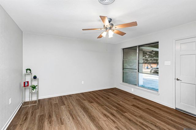 1124 S Stacy Ave, Gonzales, LA 70737