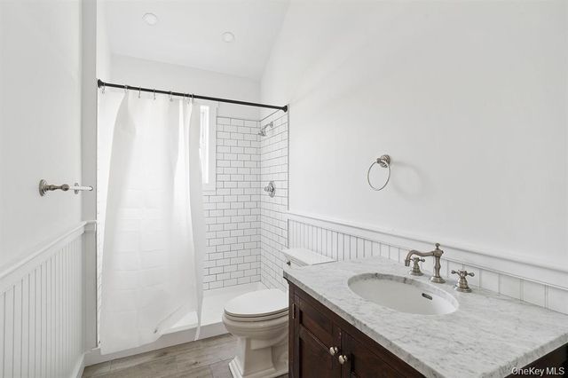 35 Gardners Lane, Hampton Bays, NY 11946