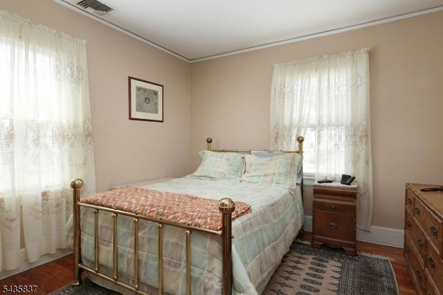 17 Wellesley St, Maplewood Twp., NJ 07040